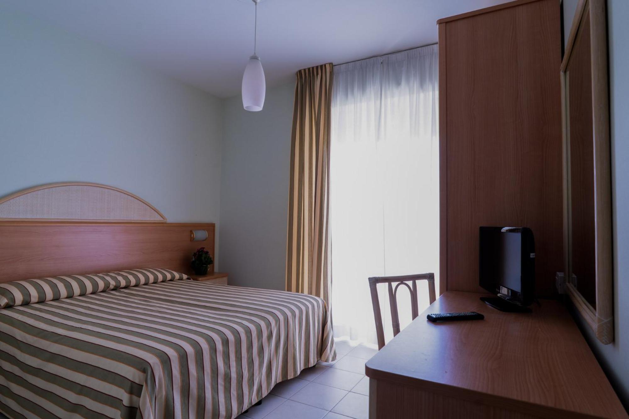 Hotel Jollino Pineto Exterior foto