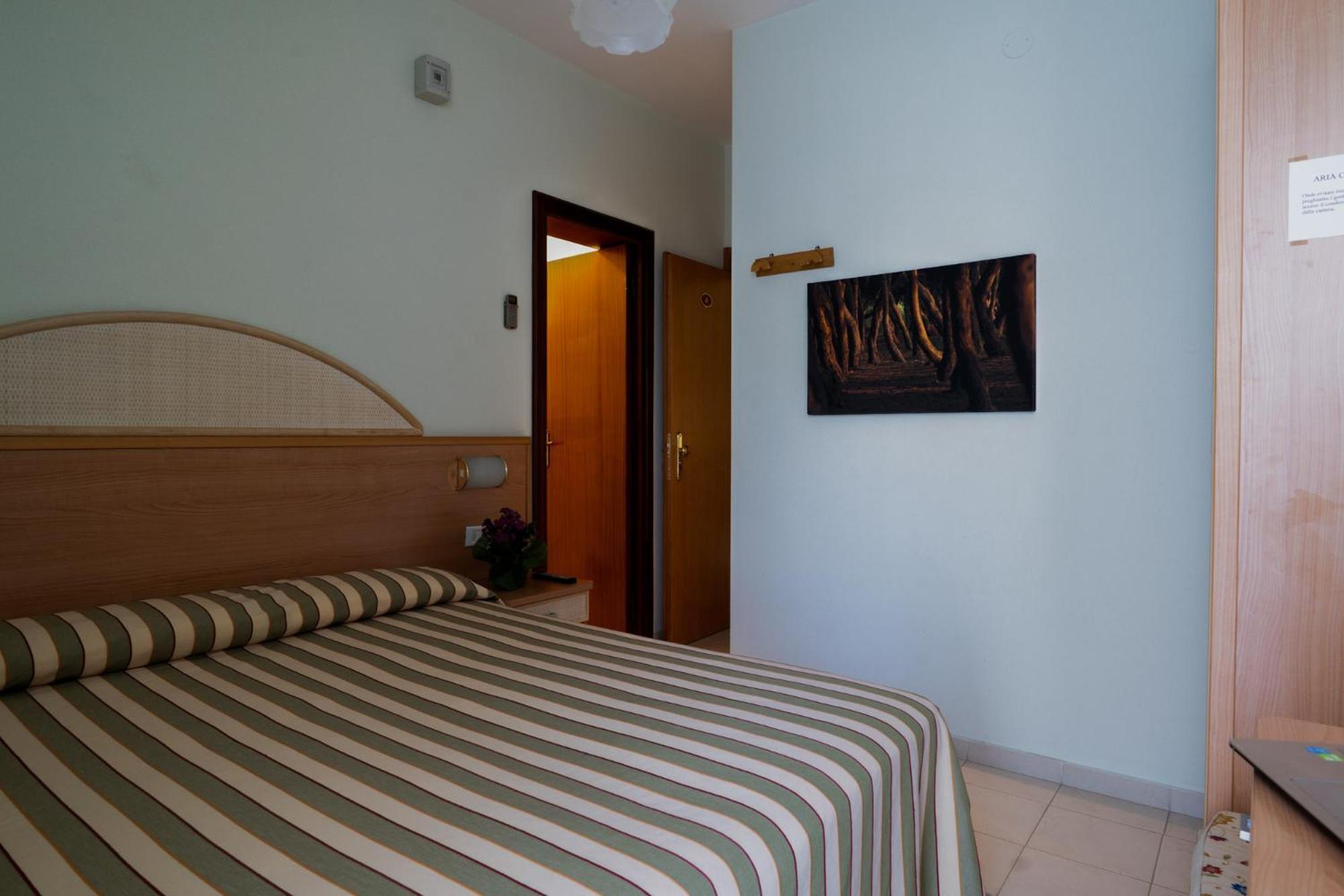 Hotel Jollino Pineto Exterior foto